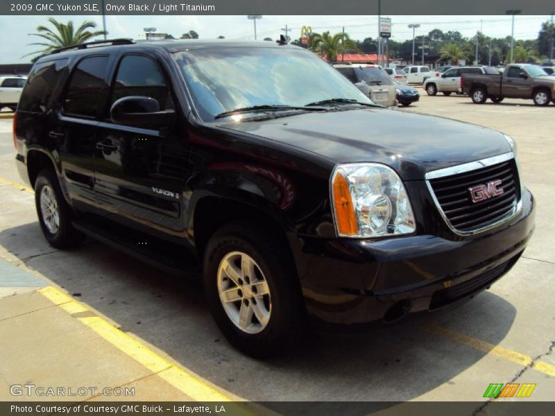 Onyx Black / Light Titanium 2009 GMC Yukon SLE