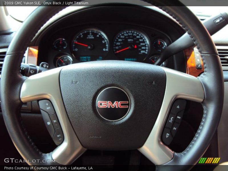 Onyx Black / Light Titanium 2009 GMC Yukon SLE