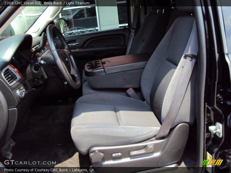 Onyx Black / Light Titanium 2009 GMC Yukon SLE