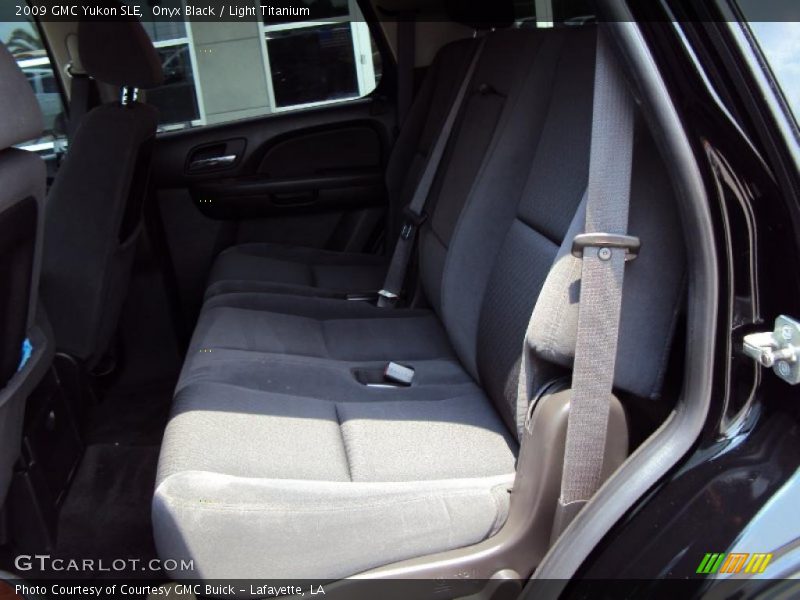 Onyx Black / Light Titanium 2009 GMC Yukon SLE