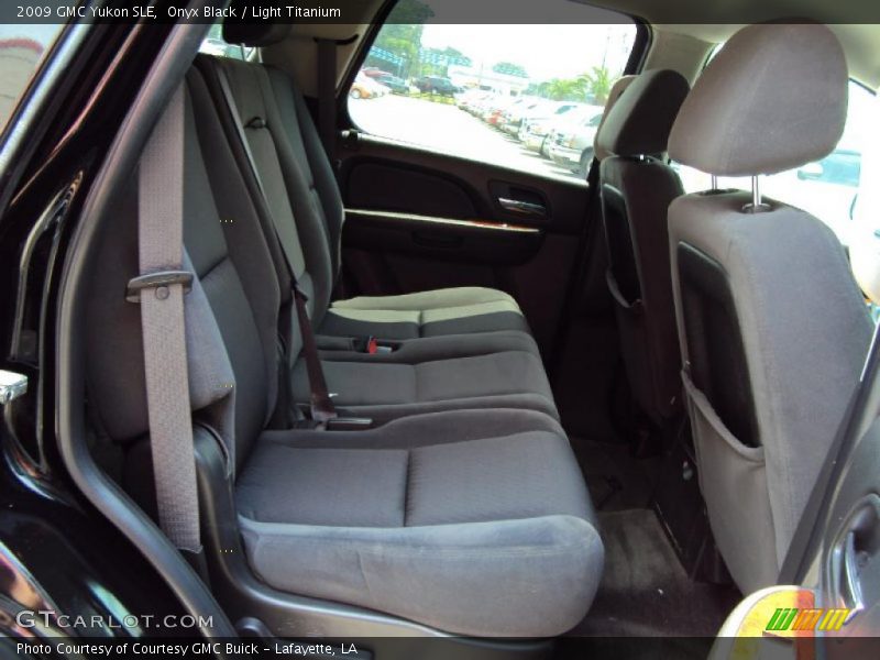 Onyx Black / Light Titanium 2009 GMC Yukon SLE