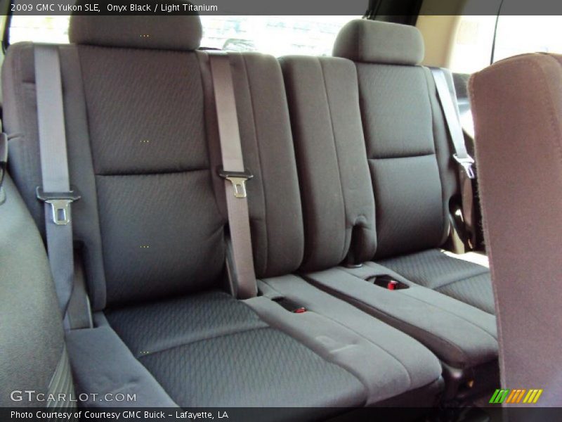 Onyx Black / Light Titanium 2009 GMC Yukon SLE