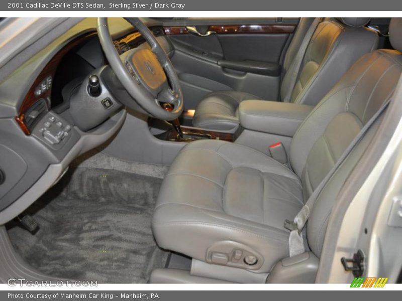 Sterling Silver / Dark Gray 2001 Cadillac DeVille DTS Sedan