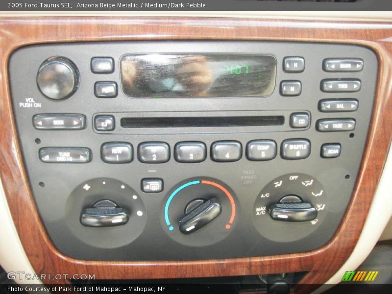 Arizona Beige Metallic / Medium/Dark Pebble 2005 Ford Taurus SEL