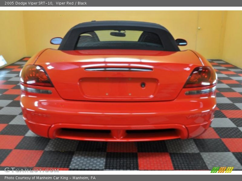 Viper Red / Black 2005 Dodge Viper SRT-10