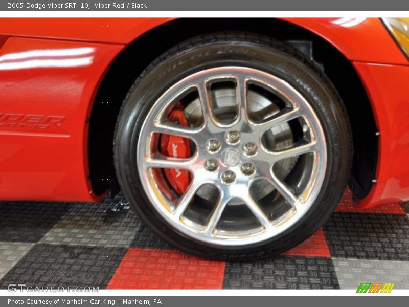 Viper Red / Black 2005 Dodge Viper SRT-10