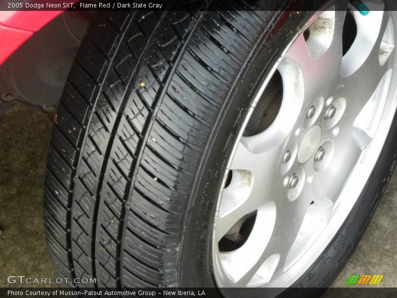Flame Red / Dark Slate Gray 2005 Dodge Neon SXT