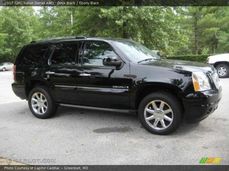 Onyx Black / Ebony Black 2007 GMC Yukon Denali AWD