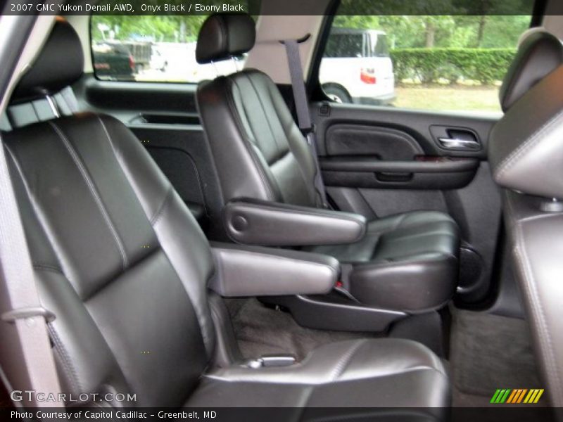 Onyx Black / Ebony Black 2007 GMC Yukon Denali AWD