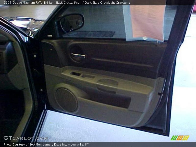 Brilliant Black Crystal Pearl / Dark Slate Gray/Light Graystone 2005 Dodge Magnum R/T