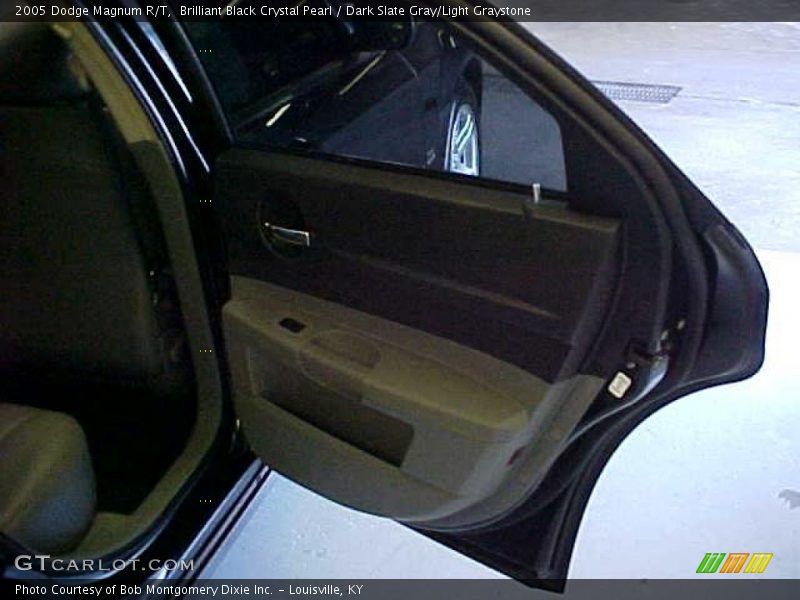 Brilliant Black Crystal Pearl / Dark Slate Gray/Light Graystone 2005 Dodge Magnum R/T