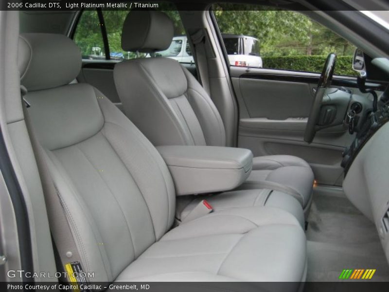 Light Platinum Metallic / Titanium 2006 Cadillac DTS