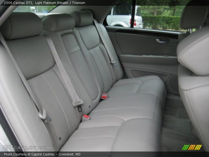 Light Platinum Metallic / Titanium 2006 Cadillac DTS