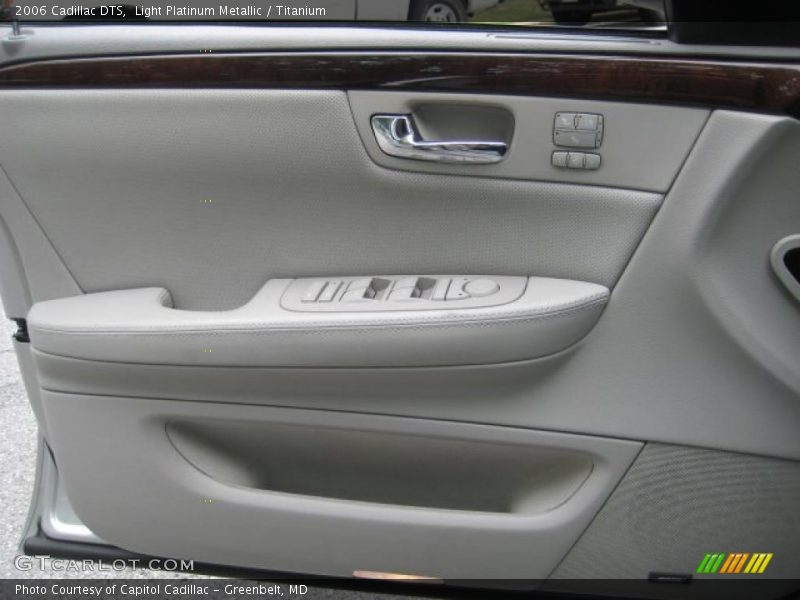 Light Platinum Metallic / Titanium 2006 Cadillac DTS