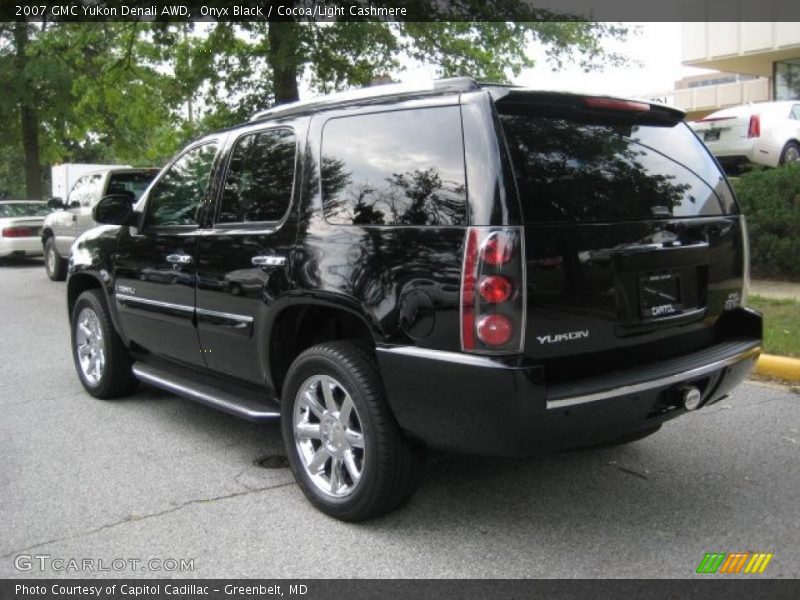 Onyx Black / Cocoa/Light Cashmere 2007 GMC Yukon Denali AWD