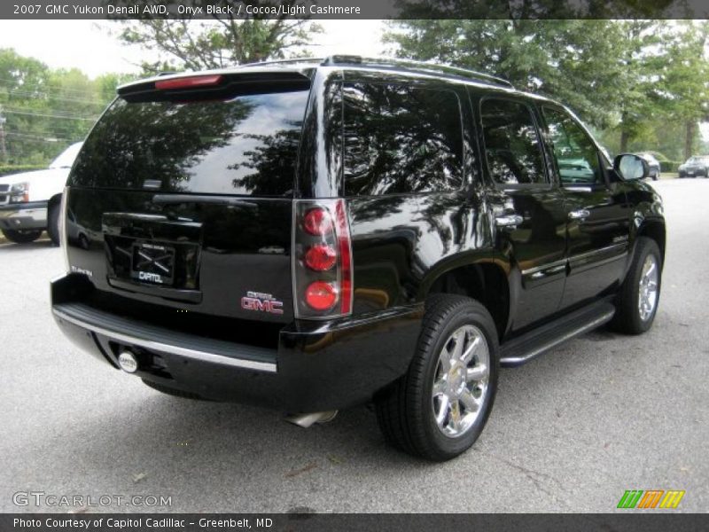 Onyx Black / Cocoa/Light Cashmere 2007 GMC Yukon Denali AWD