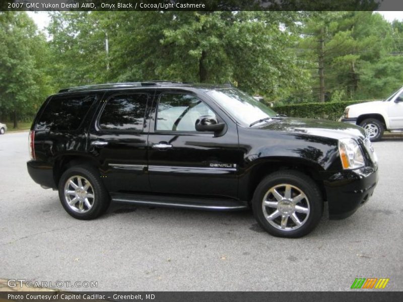 Onyx Black / Cocoa/Light Cashmere 2007 GMC Yukon Denali AWD