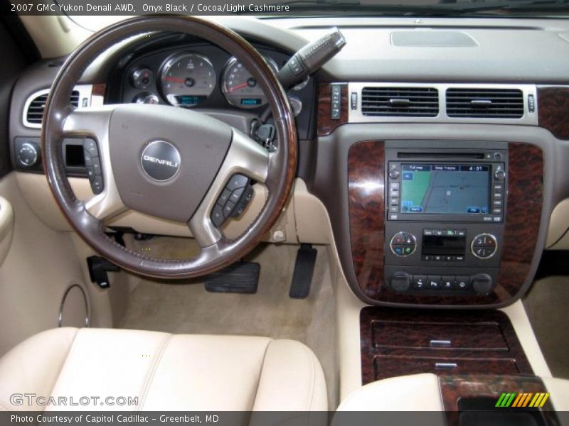Onyx Black / Cocoa/Light Cashmere 2007 GMC Yukon Denali AWD