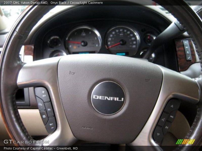 Onyx Black / Cocoa/Light Cashmere 2007 GMC Yukon Denali AWD