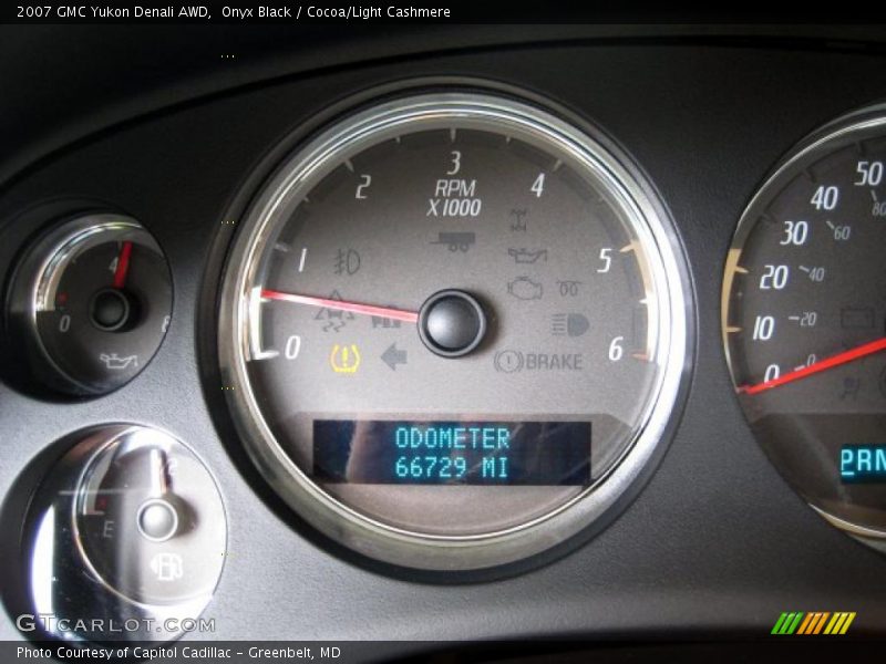 Onyx Black / Cocoa/Light Cashmere 2007 GMC Yukon Denali AWD
