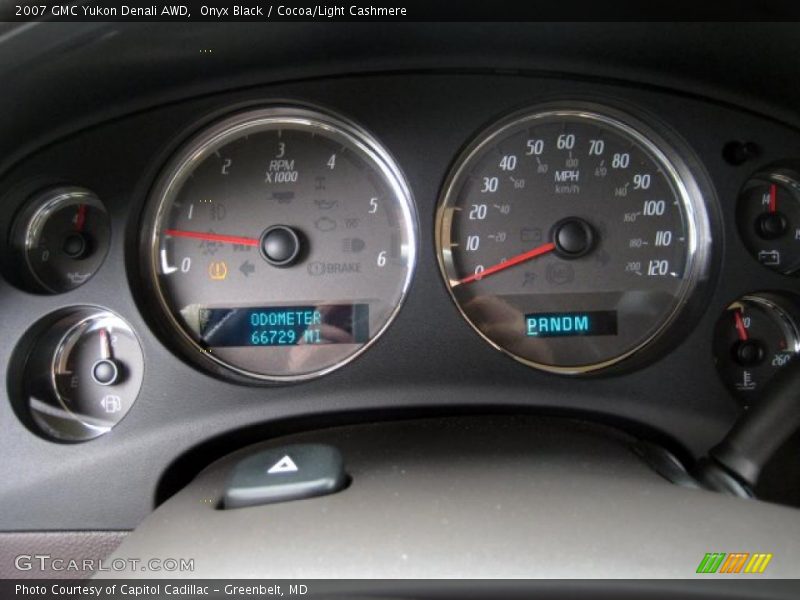 Onyx Black / Cocoa/Light Cashmere 2007 GMC Yukon Denali AWD