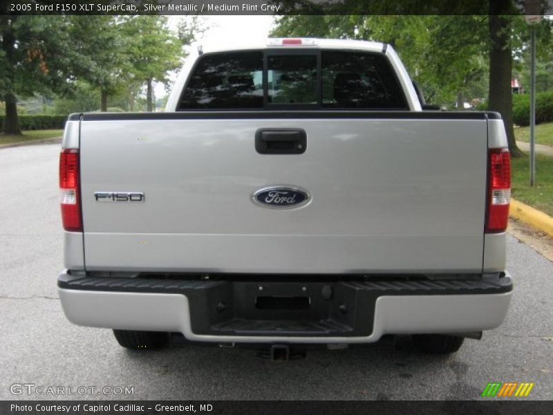 Silver Metallic / Medium Flint Grey 2005 Ford F150 XLT SuperCab