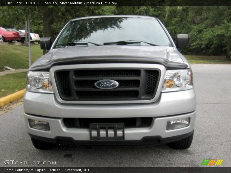 Silver Metallic / Medium Flint Grey 2005 Ford F150 XLT SuperCab