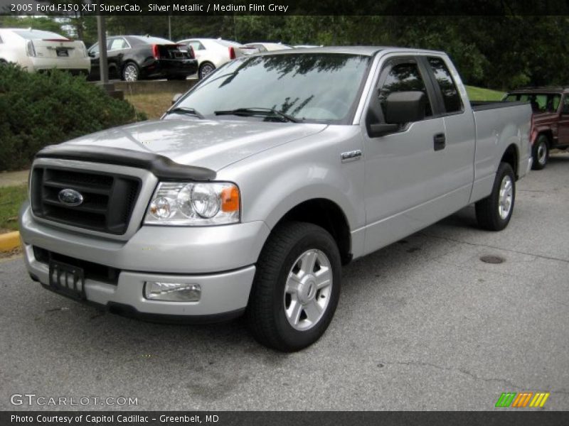 Silver Metallic / Medium Flint Grey 2005 Ford F150 XLT SuperCab