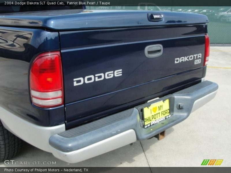 Patriot Blue Pearl / Taupe 2004 Dodge Dakota SLT Quad Cab