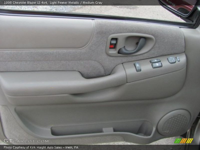 Light Pewter Metallic / Medium Gray 1998 Chevrolet Blazer LS 4x4