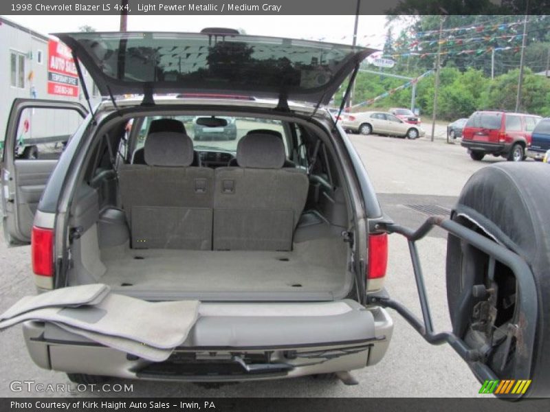 Light Pewter Metallic / Medium Gray 1998 Chevrolet Blazer LS 4x4