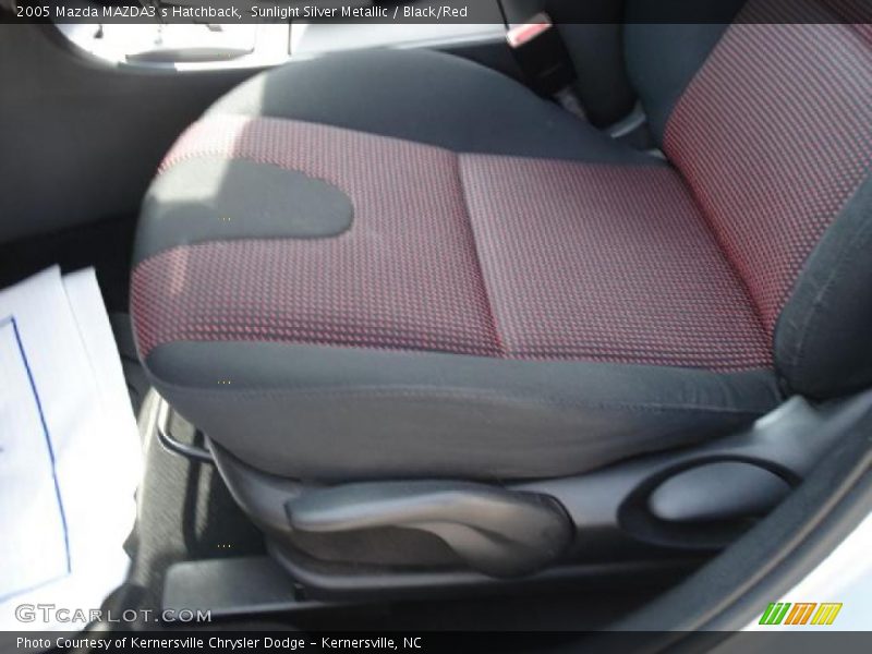Sunlight Silver Metallic / Black/Red 2005 Mazda MAZDA3 s Hatchback