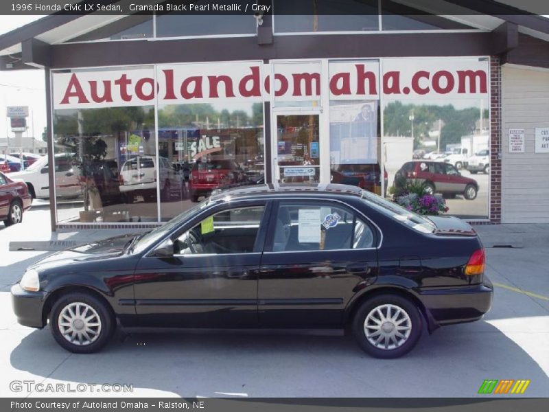 Granada Black Pearl Metallic / Gray 1996 Honda Civic LX Sedan
