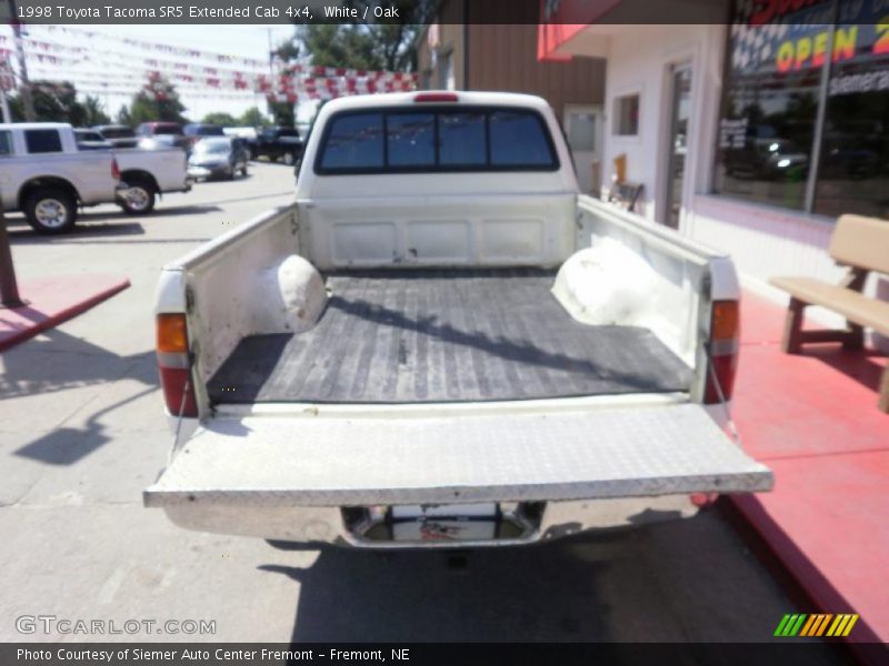 White / Oak 1998 Toyota Tacoma SR5 Extended Cab 4x4