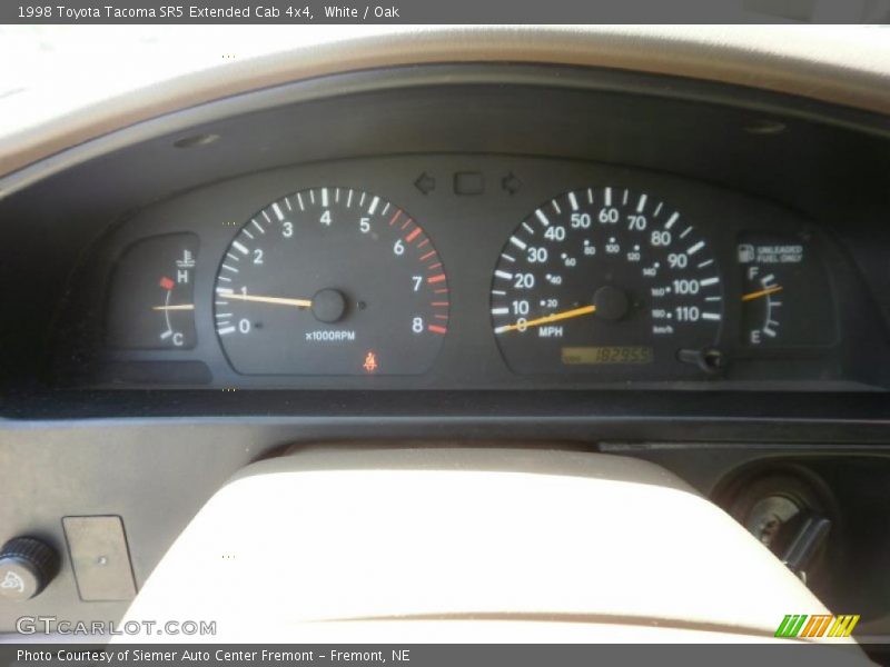 White / Oak 1998 Toyota Tacoma SR5 Extended Cab 4x4