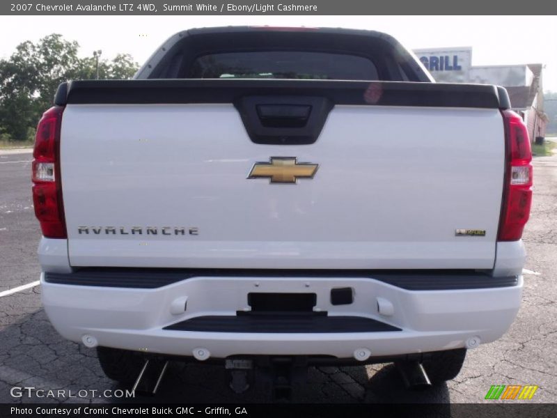 Summit White / Ebony/Light Cashmere 2007 Chevrolet Avalanche LTZ 4WD