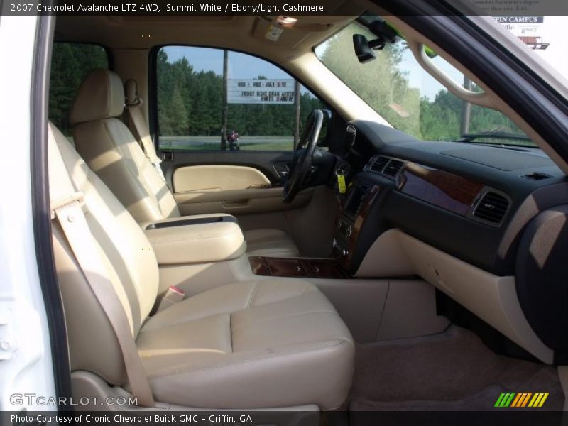 Summit White / Ebony/Light Cashmere 2007 Chevrolet Avalanche LTZ 4WD