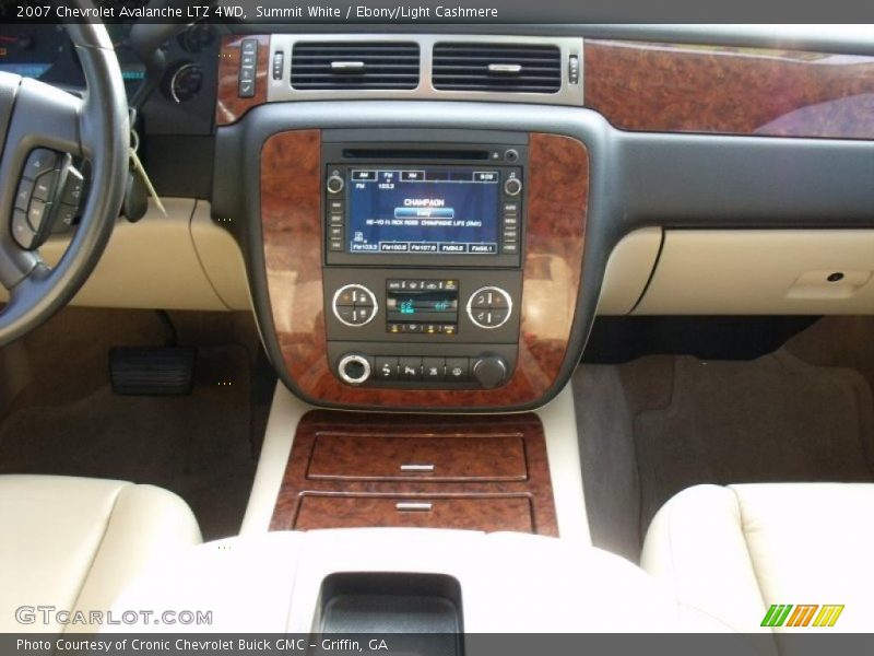 Summit White / Ebony/Light Cashmere 2007 Chevrolet Avalanche LTZ 4WD