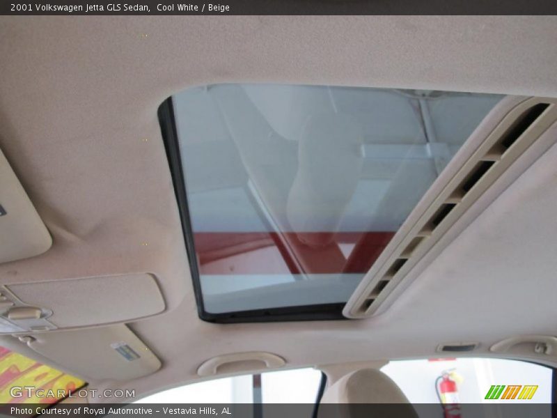Cool White / Beige 2001 Volkswagen Jetta GLS Sedan