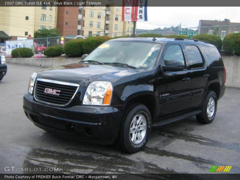 Onyx Black / Light Titanium 2007 GMC Yukon SLE 4x4