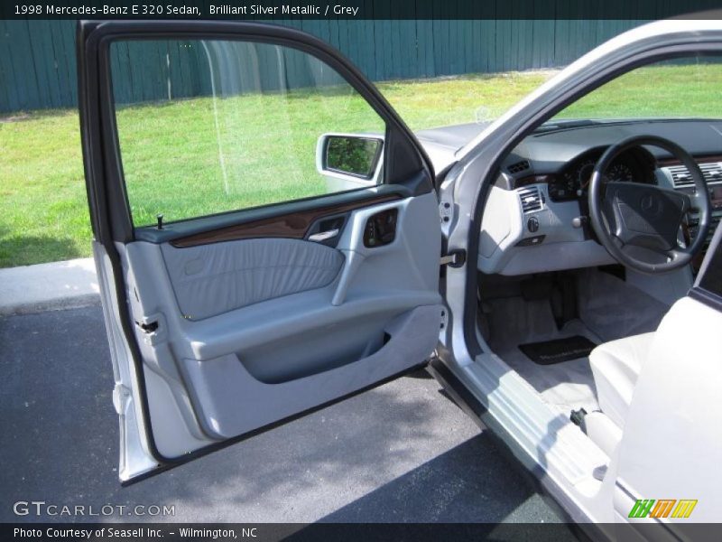 Brilliant Silver Metallic / Grey 1998 Mercedes-Benz E 320 Sedan