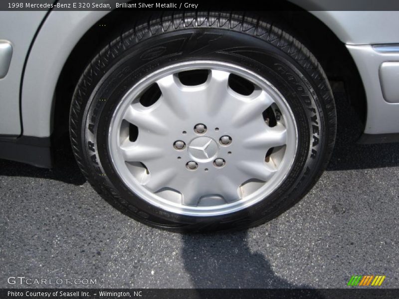 Brilliant Silver Metallic / Grey 1998 Mercedes-Benz E 320 Sedan