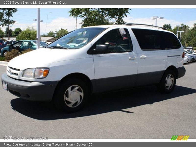 Super White / Gray 1998 Toyota Sienna LE