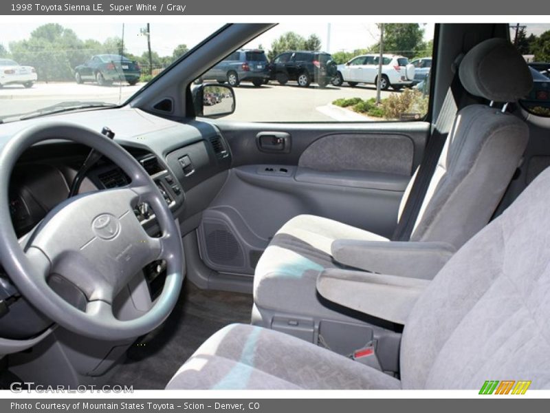 Super White / Gray 1998 Toyota Sienna LE