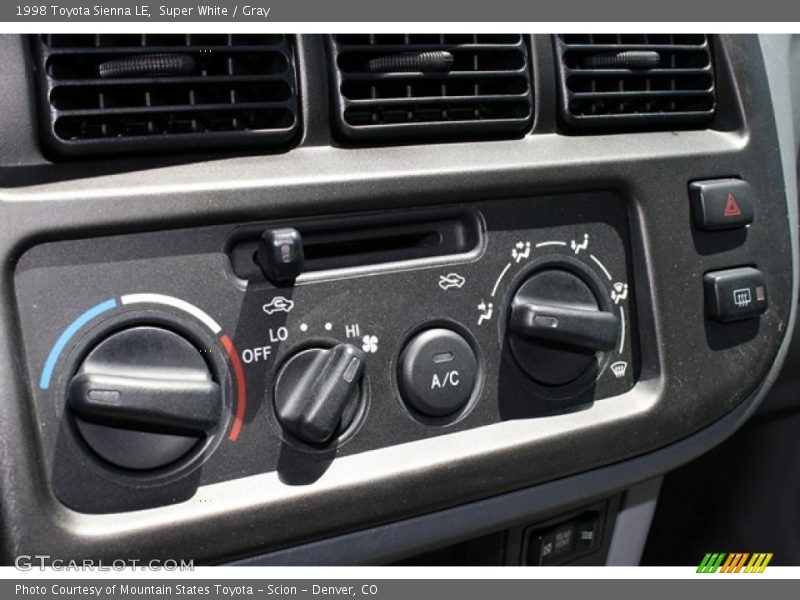 Super White / Gray 1998 Toyota Sienna LE