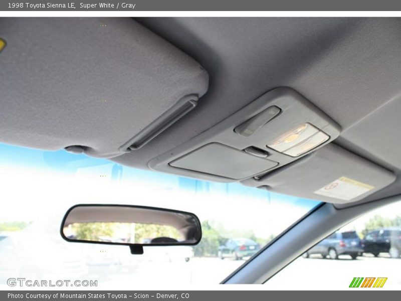 Super White / Gray 1998 Toyota Sienna LE