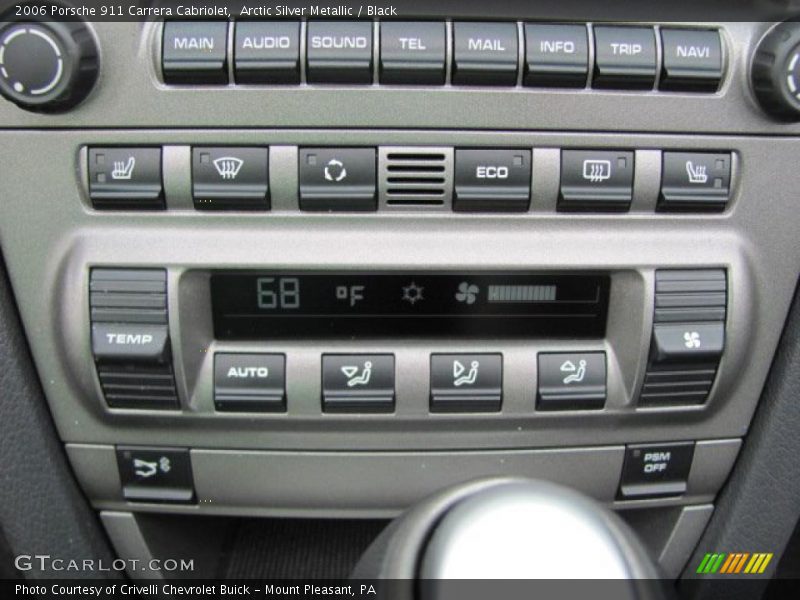 Controls of 2006 911 Carrera Cabriolet