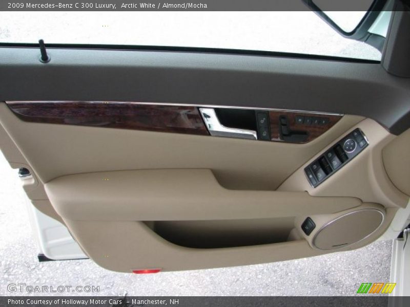 Arctic White / Almond/Mocha 2009 Mercedes-Benz C 300 Luxury