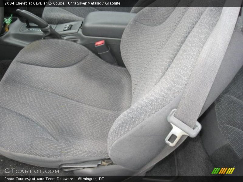 Ultra Silver Metallic / Graphite 2004 Chevrolet Cavalier LS Coupe