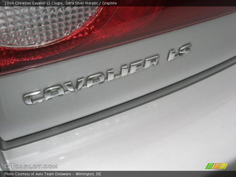 Ultra Silver Metallic / Graphite 2004 Chevrolet Cavalier LS Coupe